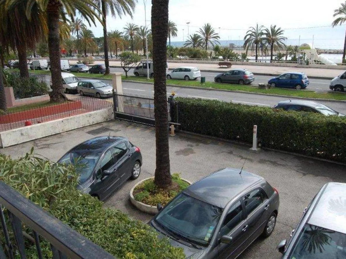 Grand Studio Avec Terrasse, Proche Plages Et Centre-Ville, Menton - Fr-1-196-328
